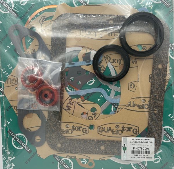 JUEGO DE JUNTAS COMPLETO ADAPTABLE A (8205083) PARA MOTORES LOMBARDINI: LDA820, 4LD705, LDA100, 4LD820,INCLUYE TODAS LAS JUNTAS DEL MOTOR, JUNTAS DE CULATA, ADMISION, ESCAPE, BALANCINES, GOMAS DE TUBOS, CARTER, DISTRIBUCION, VOLANTE,  INCLUYE TAMBIEN LOS RETENES CIGÜEÑAL