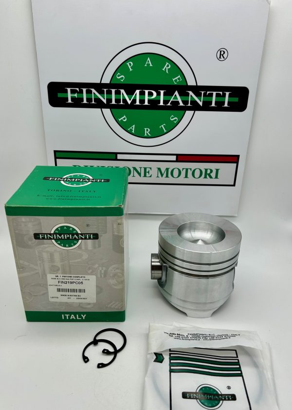 FIN219PC05 OEM code 0.086.0061.6/30 Description SAME SLH 1000.3/4A PIST.COMPL. D.105,50 Altezza (A) 97,25 mm Compressione (B) 57,25 mm Profondità Camera di Combustione (C) 19,55 mm Diametro Camera di Combustione (D) 60,00 mm Lunghezza spinotto (E) 86,00 mm Diametro spinotto (F) 35 mm Diametro pistone 105,50 mm Numero segmenti 4